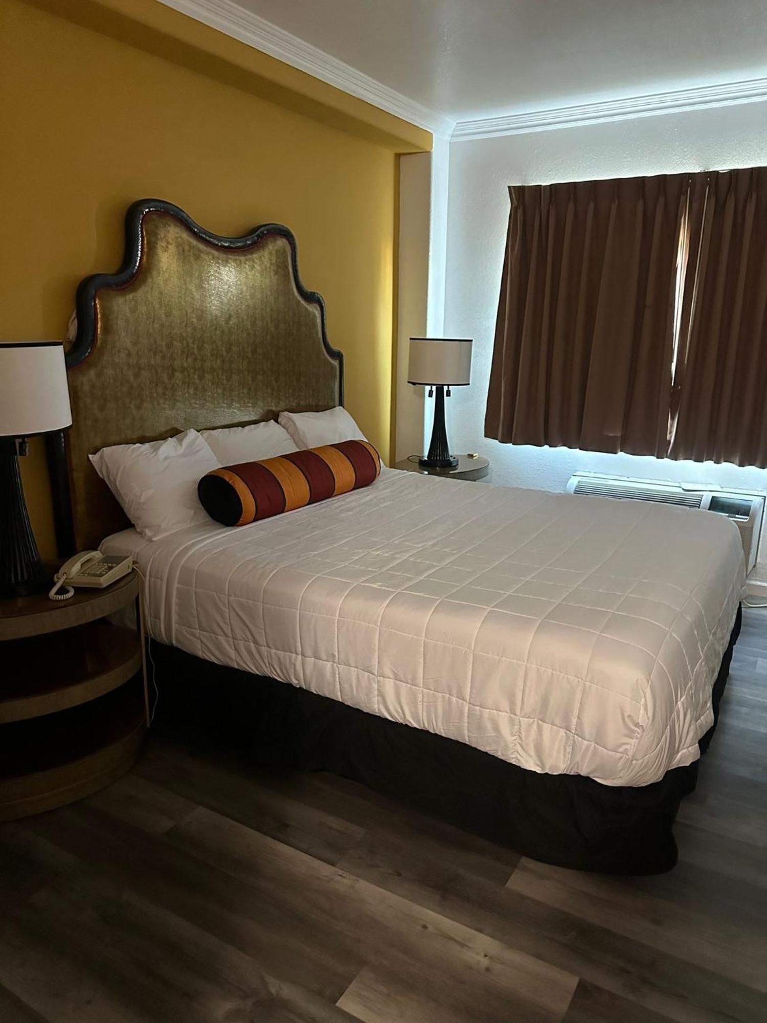 Howard Johnson By Wyndham Bakersfield Kültér fotó