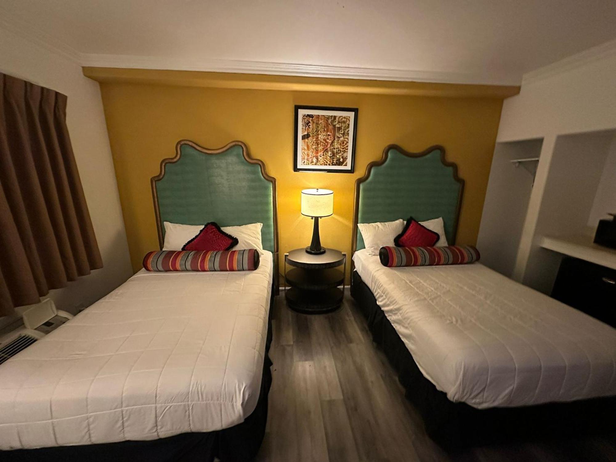 Howard Johnson By Wyndham Bakersfield Kültér fotó